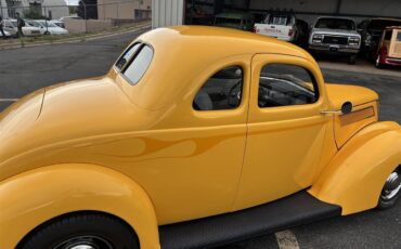 Ford-Coupe-1937-Yellow-White-Black-3