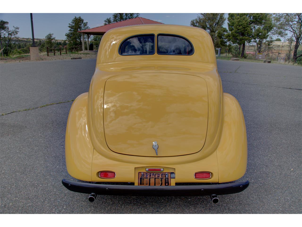 Ford-Coupe-1937-Yellow-White-Black-8