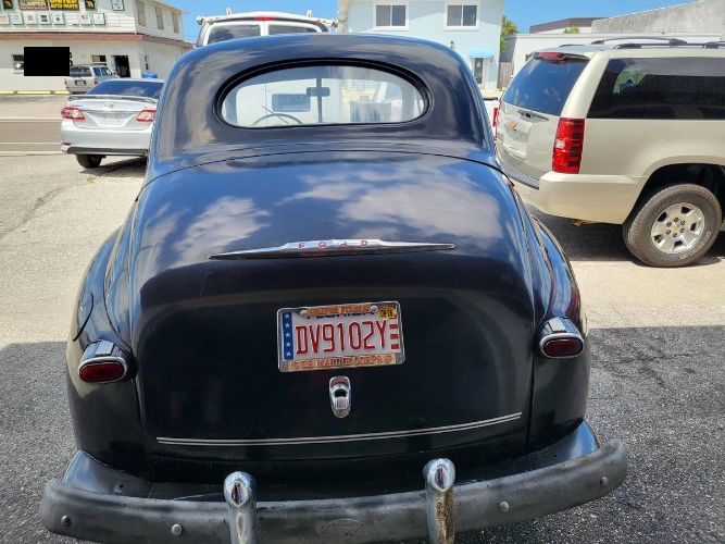 Ford-Coupe-1947-Black-1