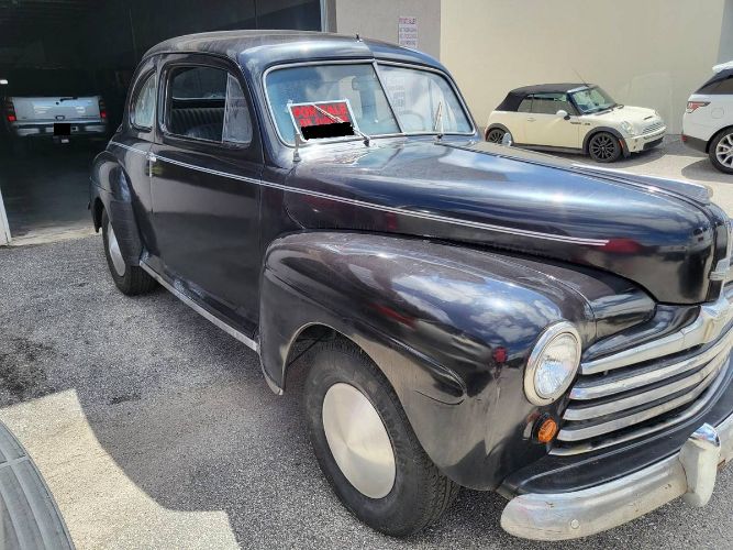 Ford-Coupe-1947-Black-2