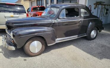 Ford-Coupe-1947-Black