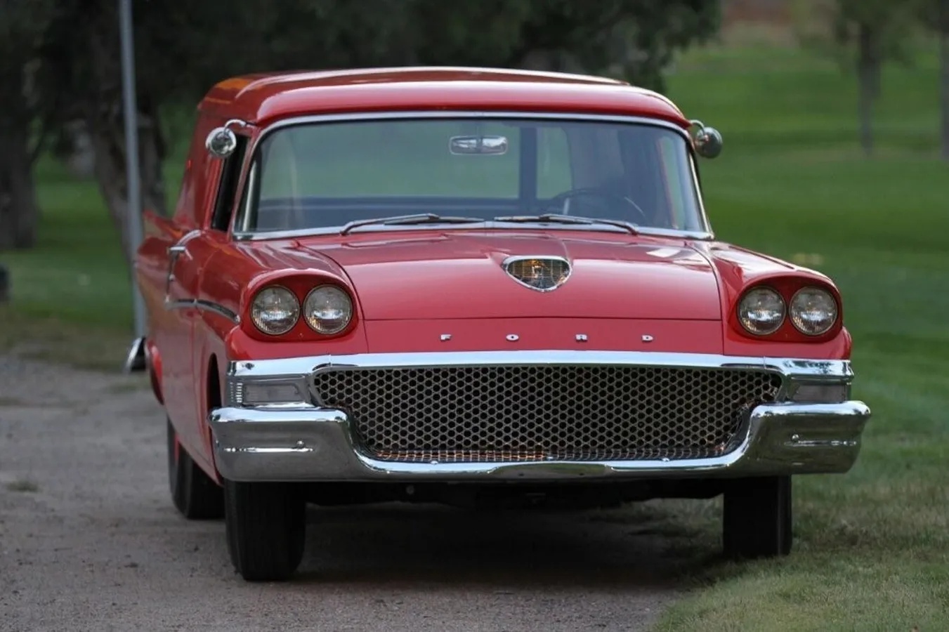 Ford-Courier-1958-Red-Light-Grey-1