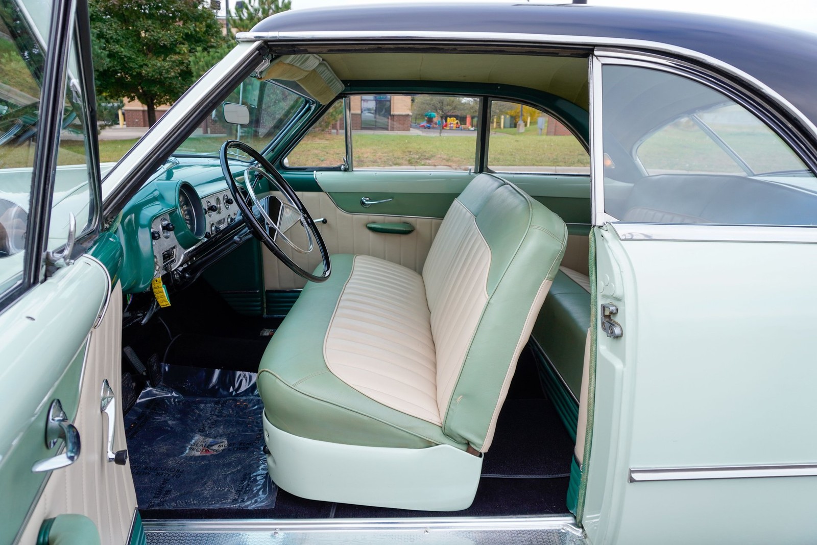 Ford-Crown-Victoria-1951-Other-10
