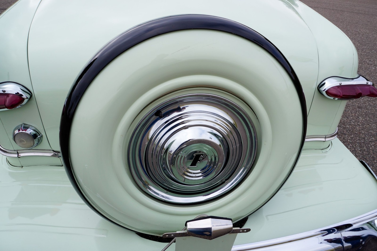Ford-Crown-Victoria-1951-Other-34