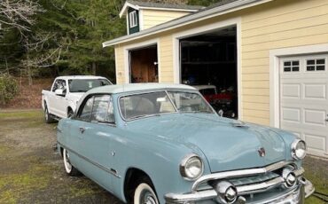 Ford-Crown-Victoria-1951-Sedan-1