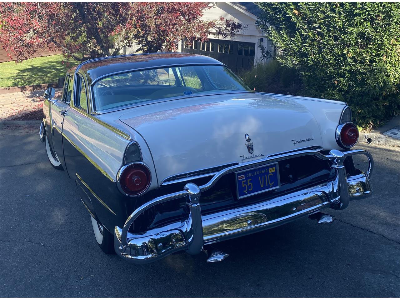 Ford-Crown-victoria-1955-Black-and-white-Black-and-white-10
