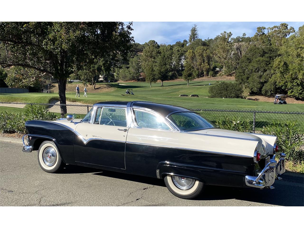 Ford-Crown-victoria-1955-Black-and-white-Black-and-white-13