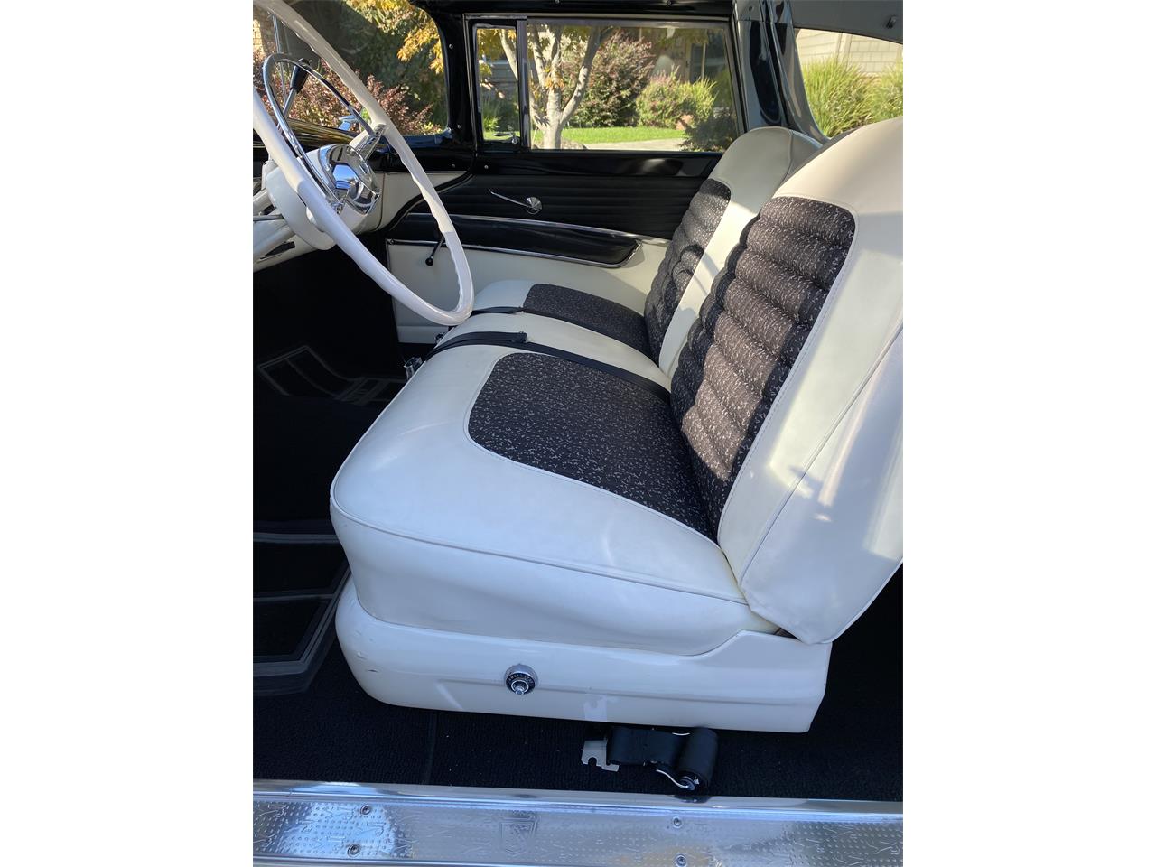 Ford-Crown-victoria-1955-Black-and-white-Black-and-white-15