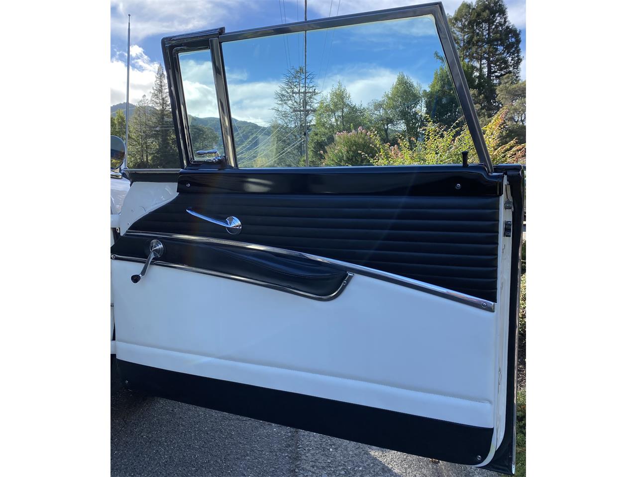 Ford-Crown-victoria-1955-Black-and-white-Black-and-white-3