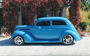 Ford-Custom-1937-Light-Blue-Gray-And-Blue
