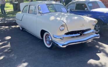 Ford-Custom-1949-Beige-White-14