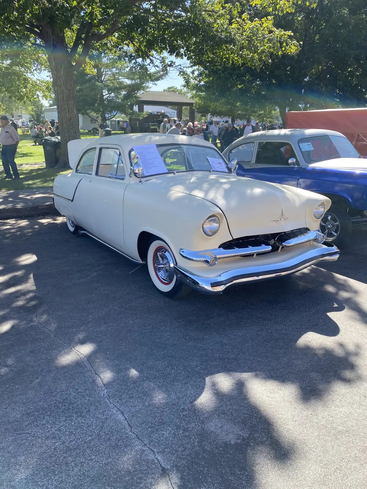 Ford-Custom-1949-Beige-White-14