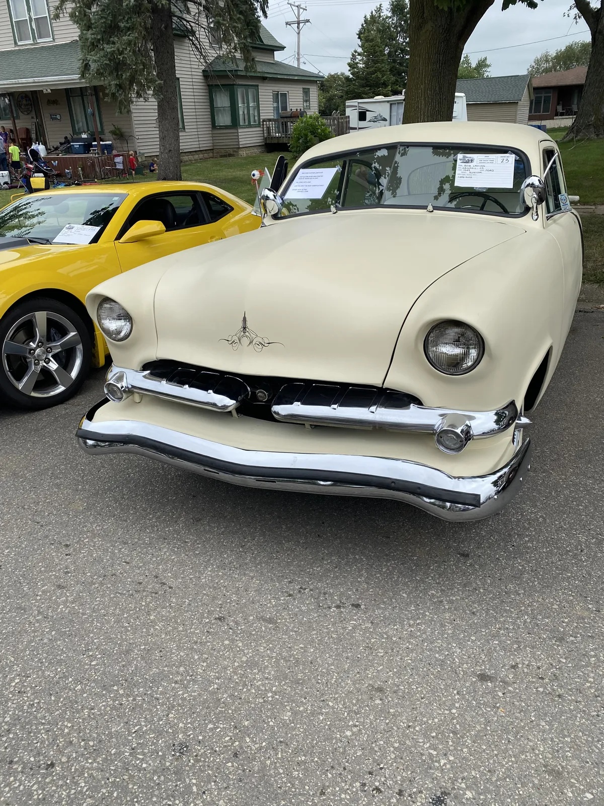 Ford-Custom-1949-Beige-White-17