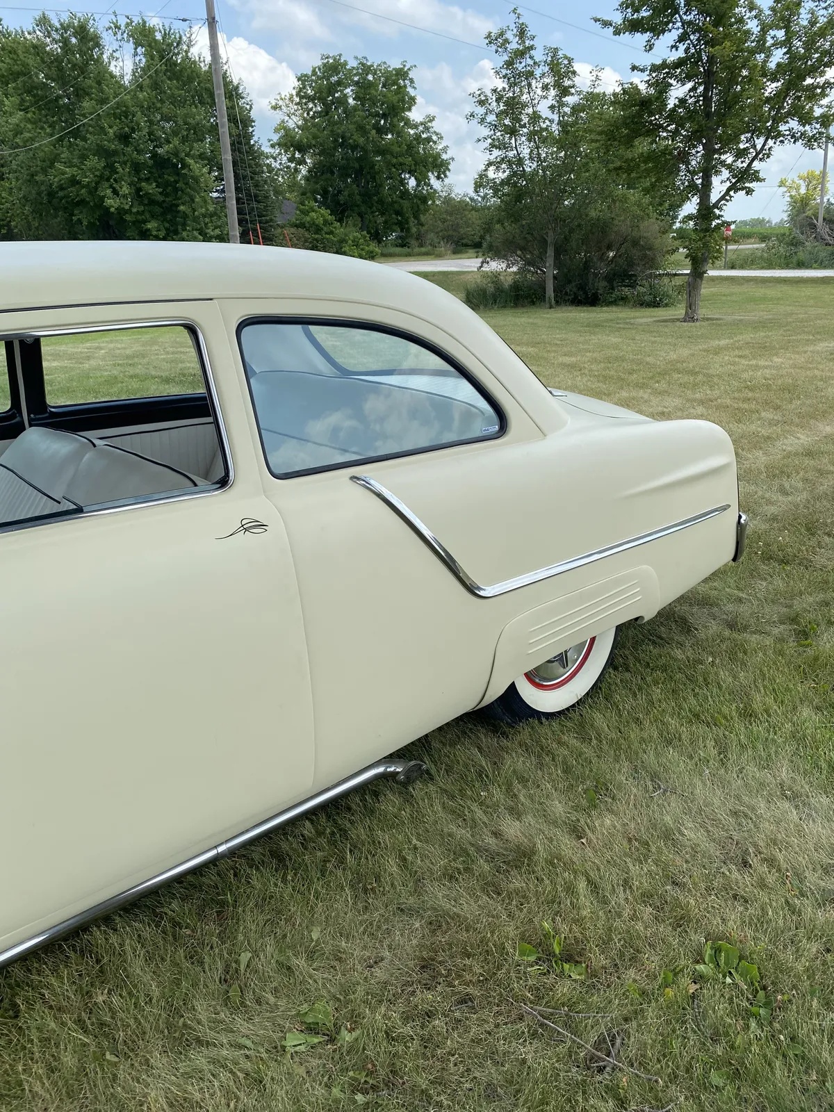 Ford-Custom-1949-Beige-White-7