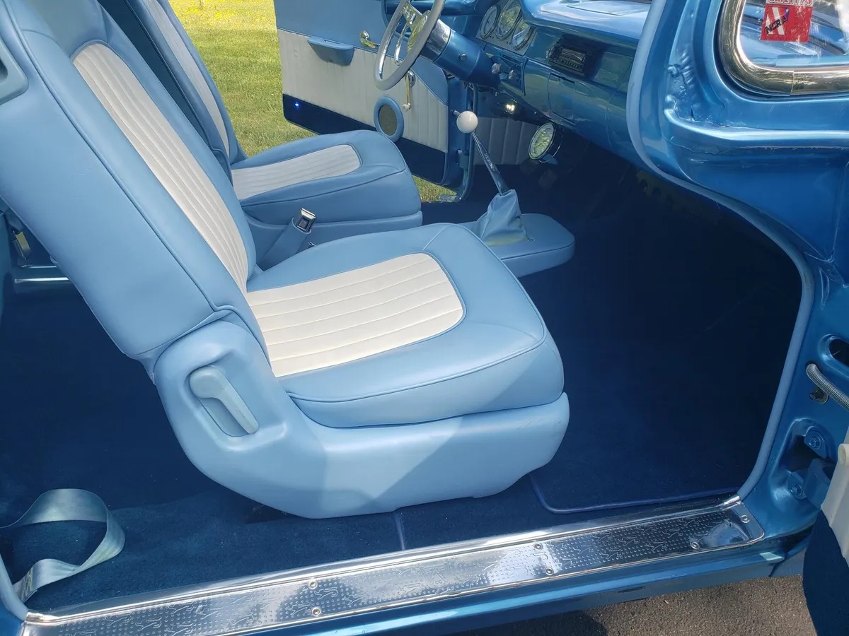 Ford-Custom-1957-Blue-And-White-Blue-And-White-10