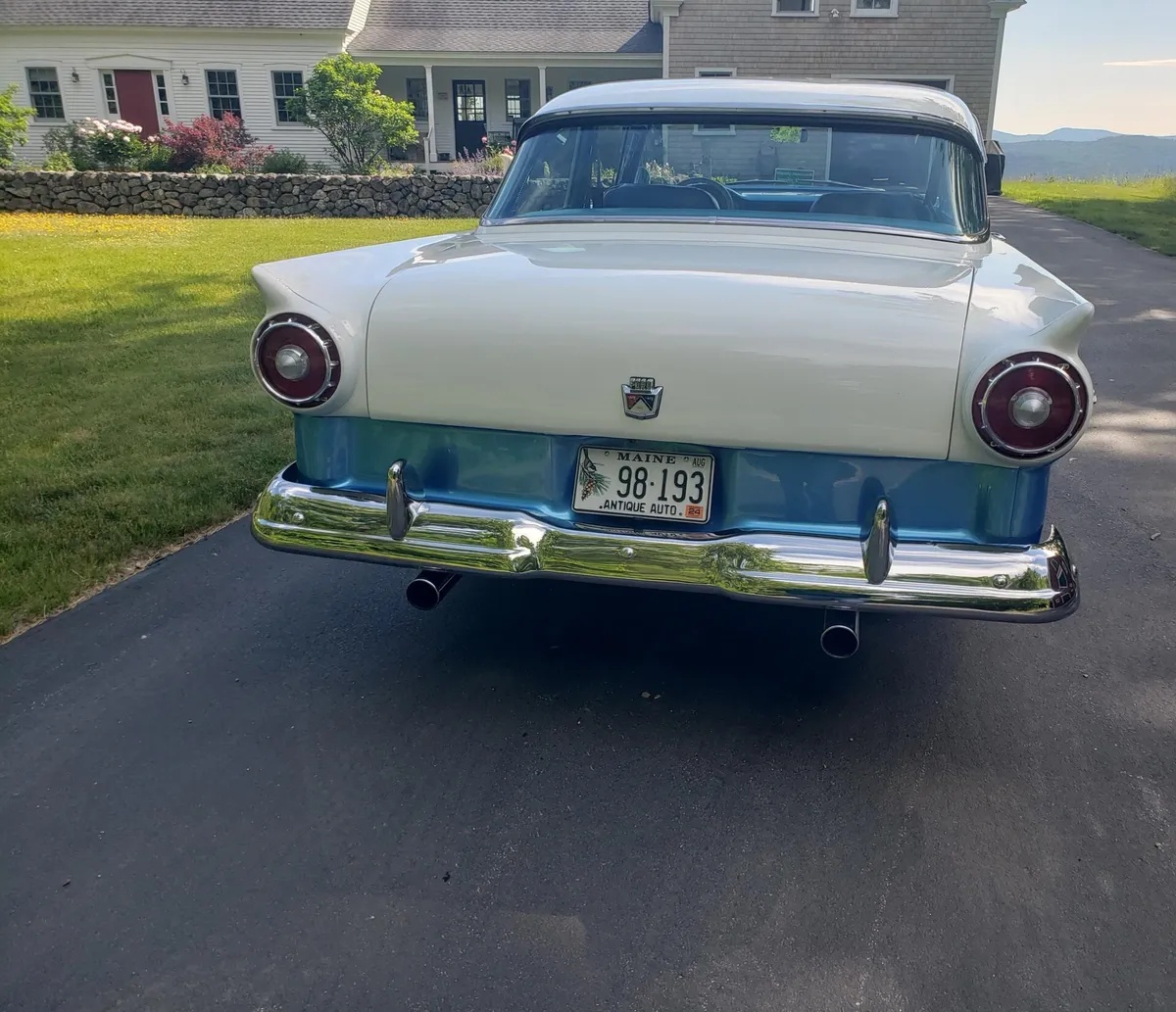 Ford-Custom-1957-Blue-And-White-Blue-And-White-14