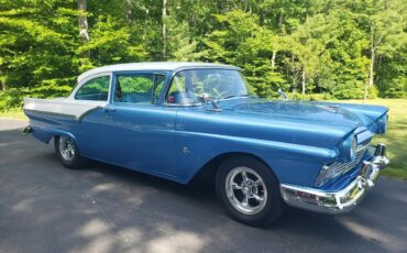 Ford-Custom-1957-Blue-And-White-Blue-And-White