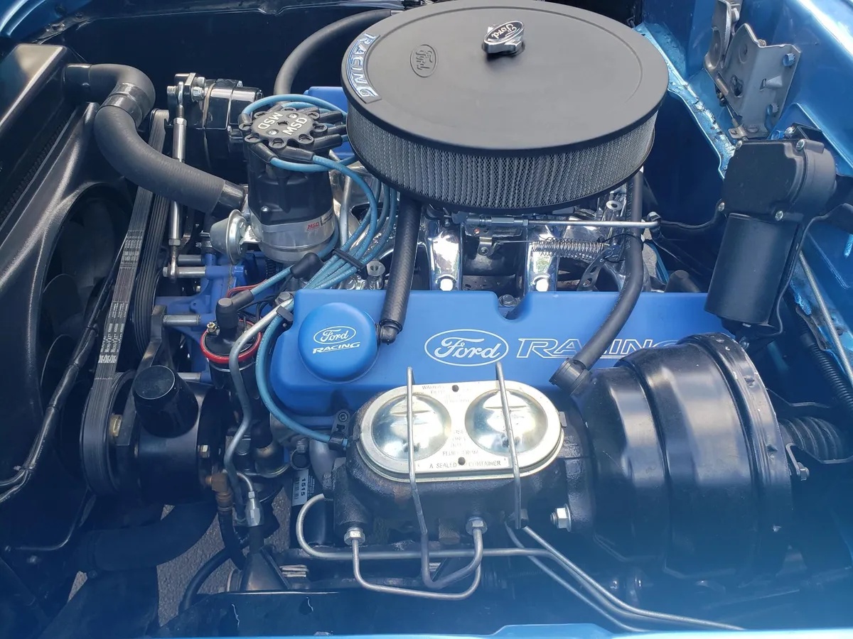 Ford-Custom-1957-Blue-And-White-Blue-And-White-6