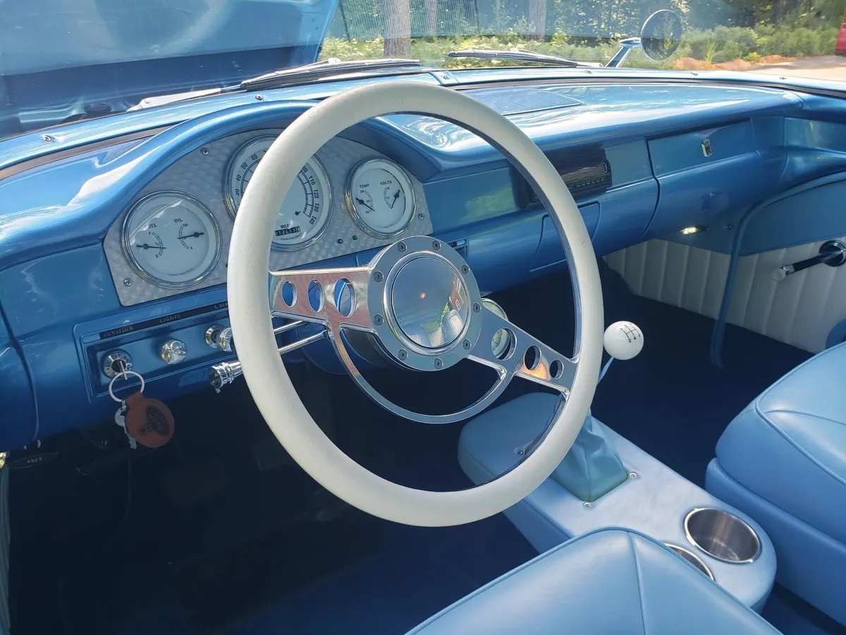 Ford-Custom-1957-Blue-And-White-Blue-And-White-7