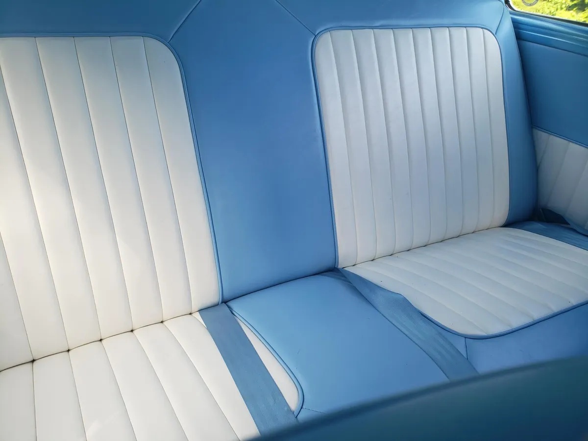 Ford-Custom-1957-Blue-And-White-Blue-And-White-9