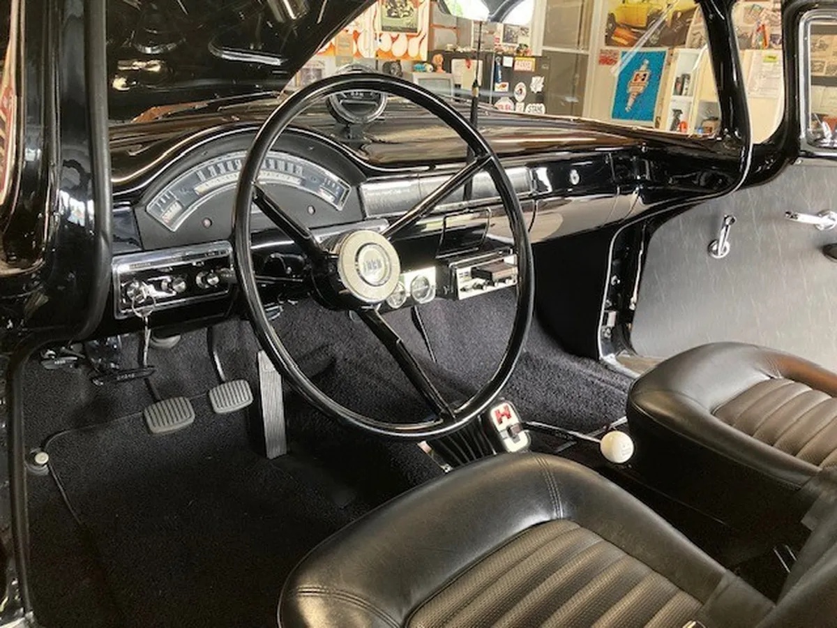 Ford-Custom-300-1957-Raven-Black-Black-2