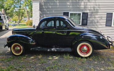 Ford-Custom-Deluxe-Coupe-1940-Coupe-1