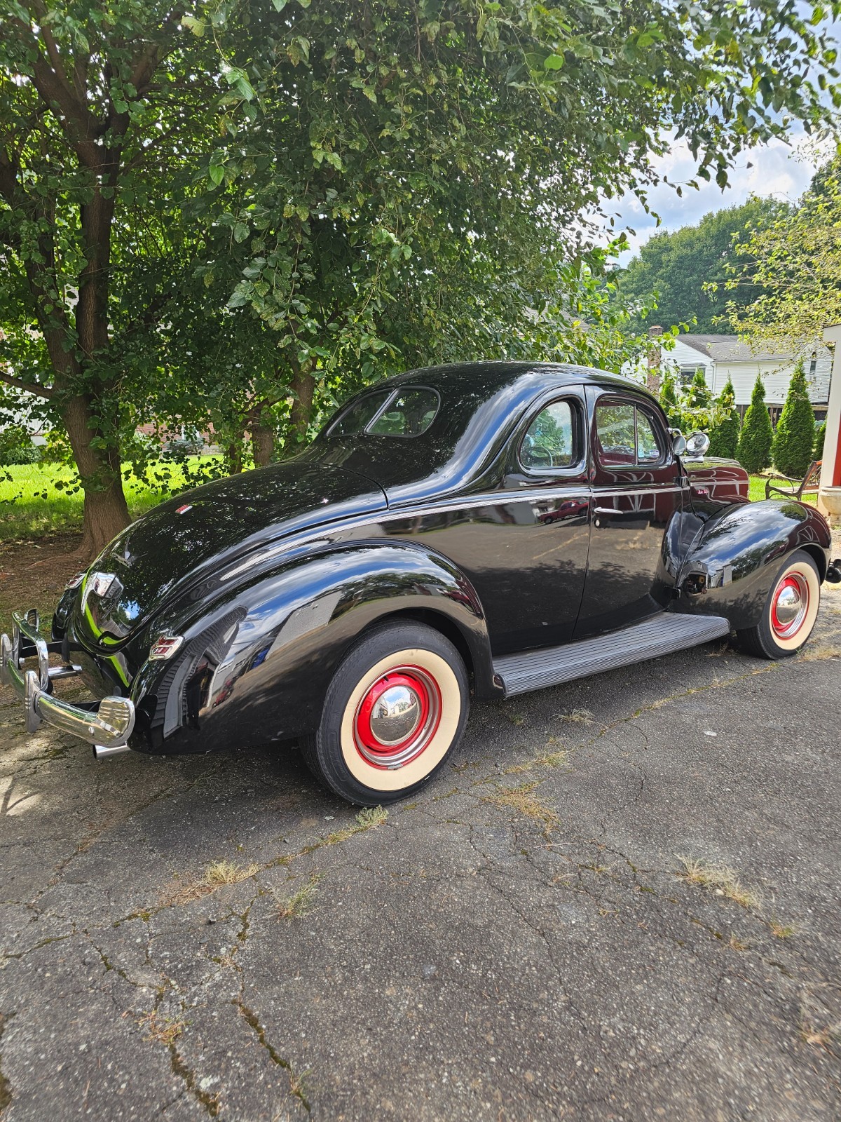 Ford-Custom-Deluxe-Coupe-1940-Coupe-4