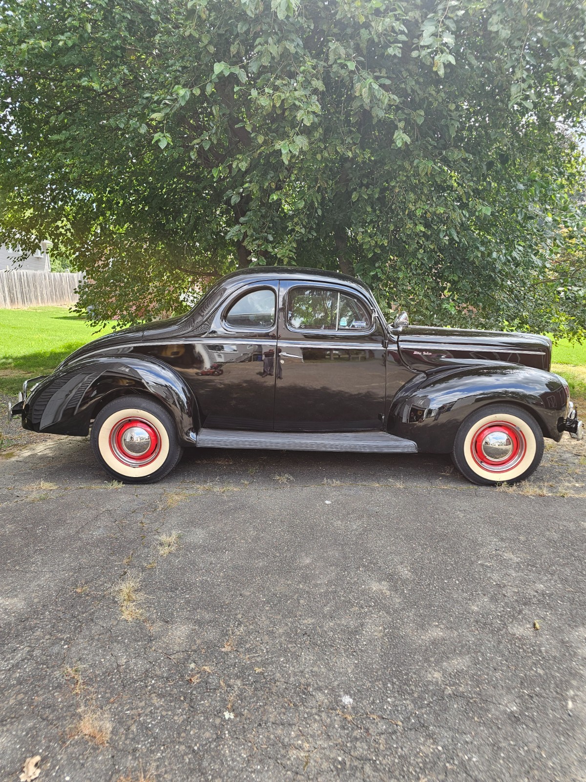 Ford-Custom-Deluxe-Coupe-1940-Coupe-5
