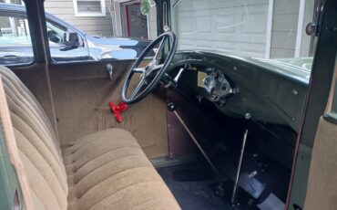 Ford-Deluxe-1931-Elkpoint-Green-Tan-5