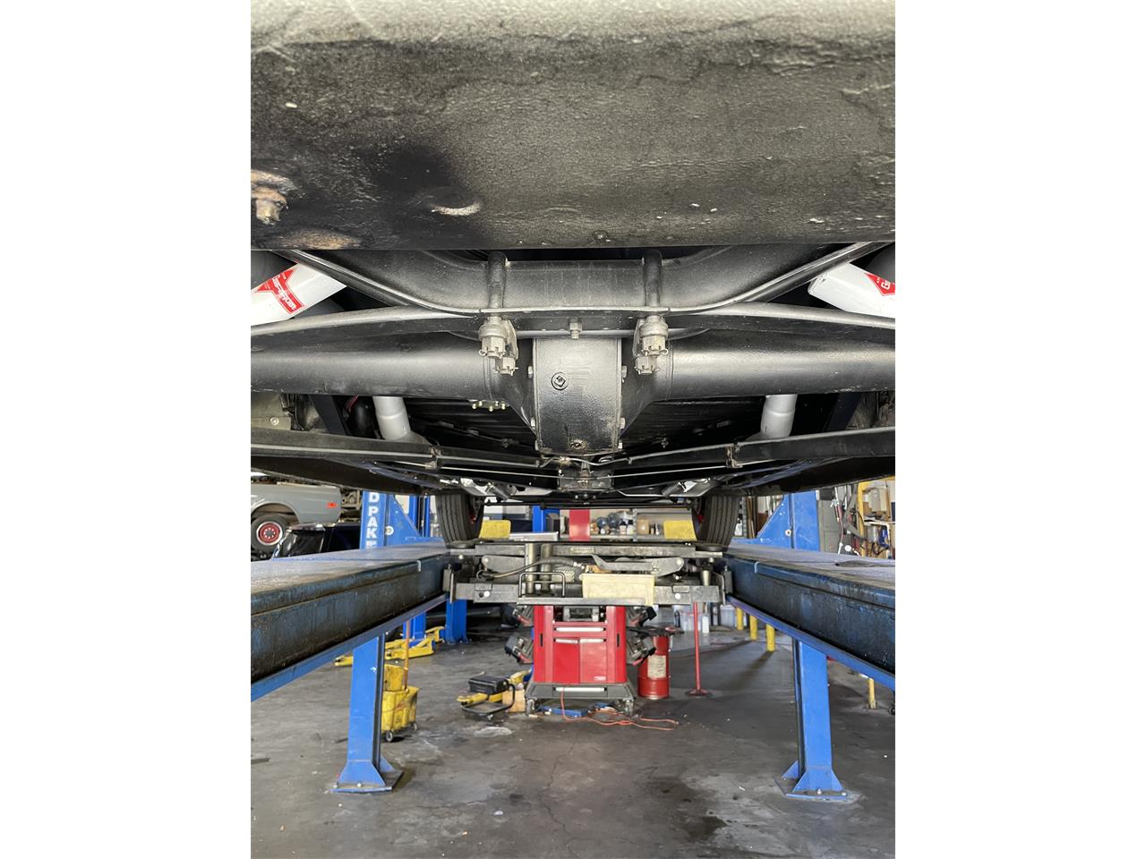 Ford-Deluxe-1940-Black-amp-Gray-Gray-Black-and-Red-10