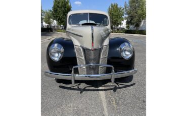 Ford-Deluxe-1940-Black-amp-Gray-Gray-Black-and-Red-14