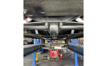 Ford-Deluxe-1940-Black-amp-Gray-Gray-Black-and-Red-19