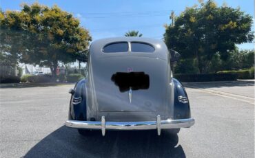 Ford-Deluxe-1940-Black-amp-Gray-Gray-Black-and-Red-26