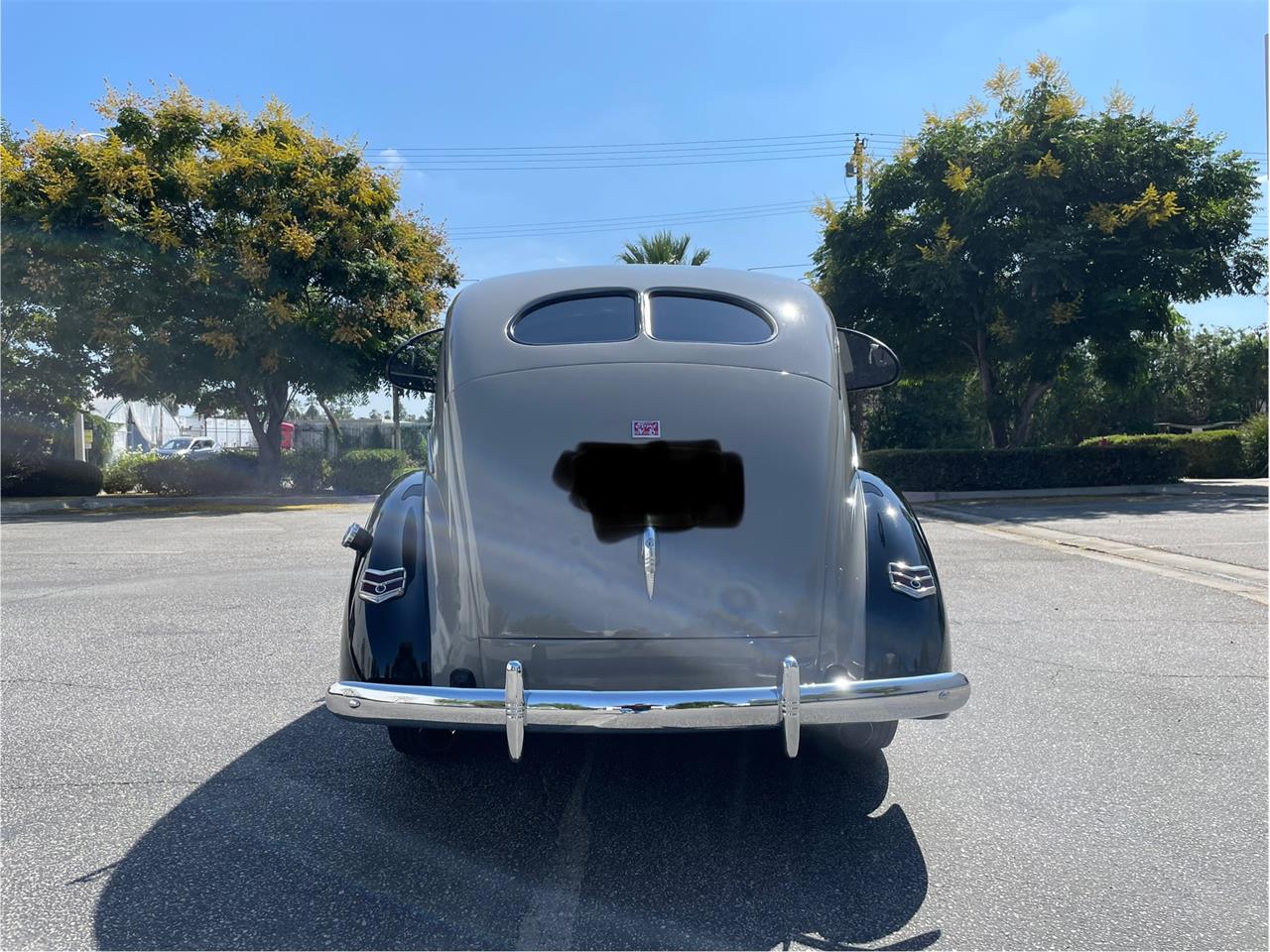 Ford-Deluxe-1940-Black-amp-Gray-Gray-Black-and-Red-26