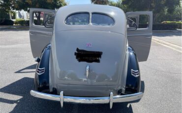 Ford-Deluxe-1940-Black-amp-Gray-Gray-Black-and-Red-27