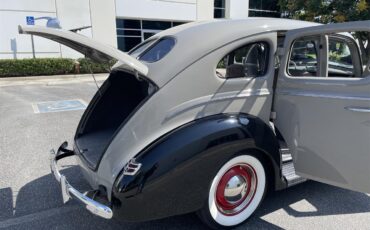 Ford-Deluxe-1940-Black-amp-Gray-Gray-Black-and-Red-30