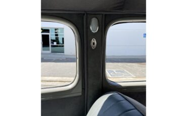 Ford-Deluxe-1940-Black-amp-Gray-Gray-Black-and-Red-33