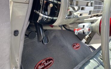 Ford-Deluxe-1940-Black-amp-Gray-Gray-Black-and-Red-36