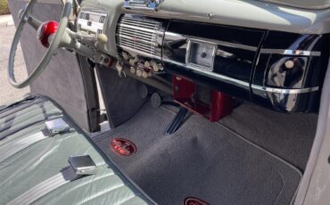 Ford-Deluxe-1940-Black-amp-Gray-Gray-Black-and-Red-37