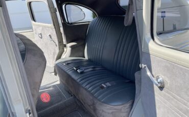 Ford-Deluxe-1940-Black-amp-Gray-Gray-Black-and-Red-38