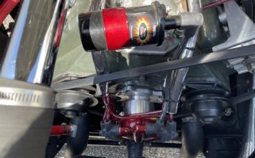 Ford-Deluxe-1940-Black-amp-Gray-Gray-Black-and-Red-4