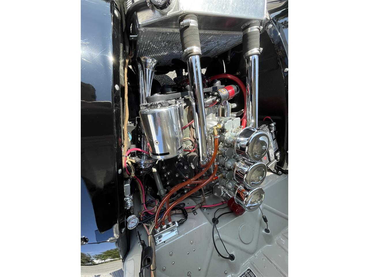 Ford-Deluxe-1940-Black-amp-Gray-Gray-Black-and-Red-42