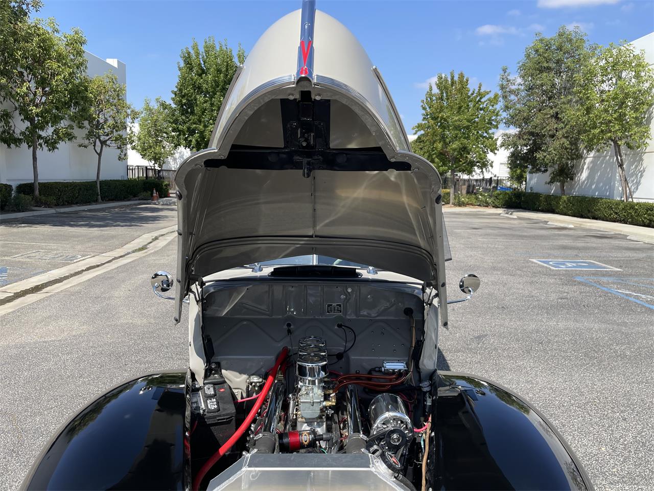 Ford-Deluxe-1940-Black-amp-Gray-Gray-Black-and-Red-43