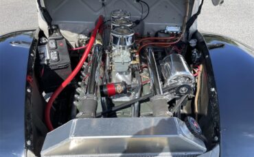 Ford-Deluxe-1940-Black-amp-Gray-Gray-Black-and-Red-45