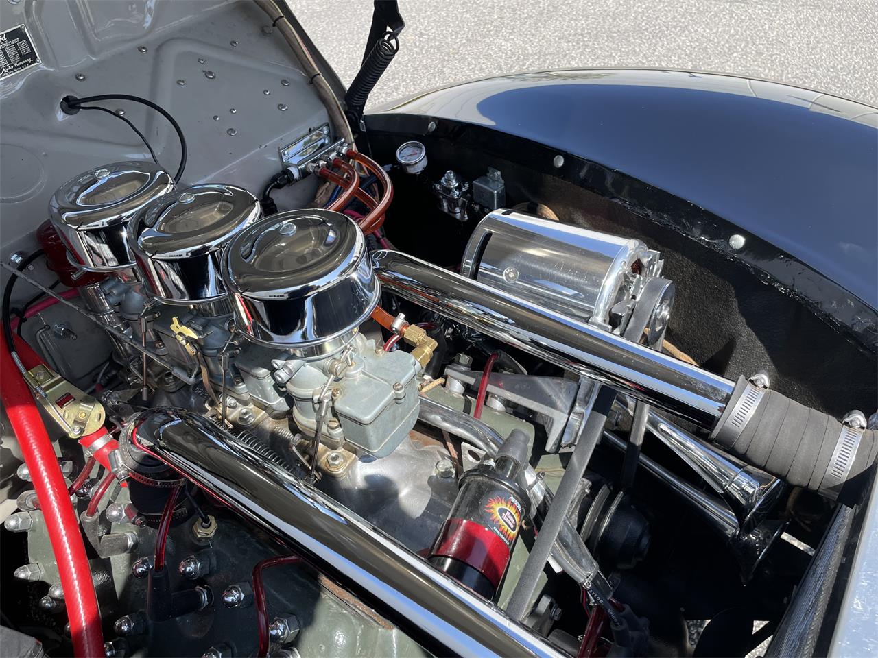 Ford-Deluxe-1940-Black-amp-Gray-Gray-Black-and-Red-46