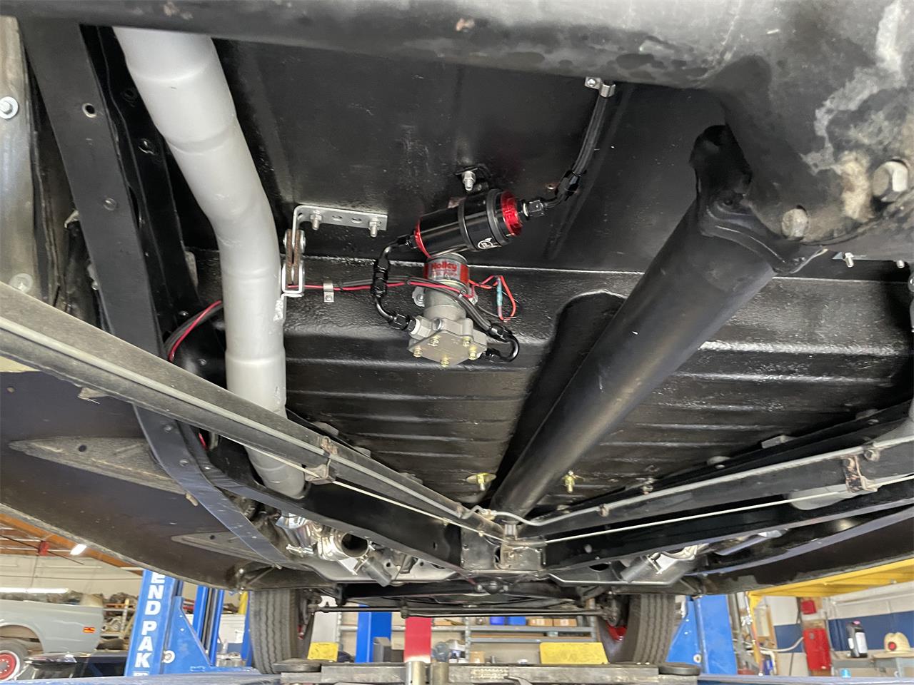 Ford-Deluxe-1940-Black-amp-Gray-Gray-Black-and-Red-48