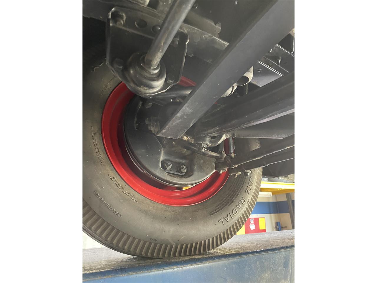 Ford-Deluxe-1940-Black-amp-Gray-Gray-Black-and-Red-51