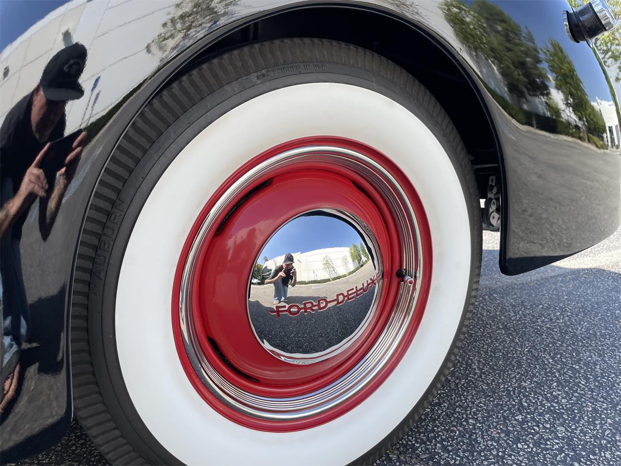 Ford-Deluxe-1940-Black-amp-Gray-Gray-Black-and-Red-56