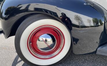Ford-Deluxe-1940-Black-amp-Gray-Gray-Black-and-Red-57