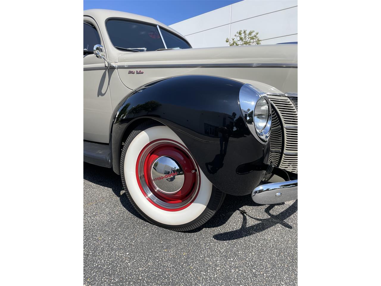 Ford-Deluxe-1940-Black-amp-Gray-Gray-Black-and-Red-59